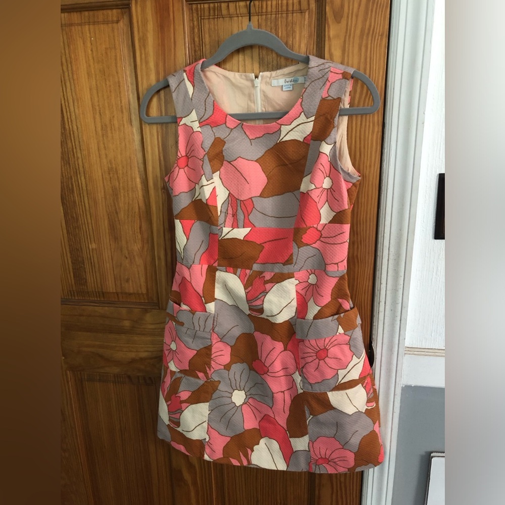 Boden Sleeveless Floral Shift Dress in Pink, Brown, Gray & Cream